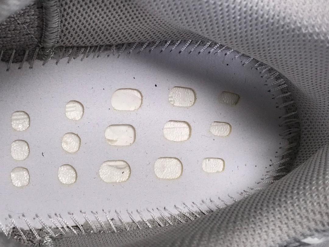 YzY 700 V2 Static Shoes Sneakers - ad0000008 - Image 7