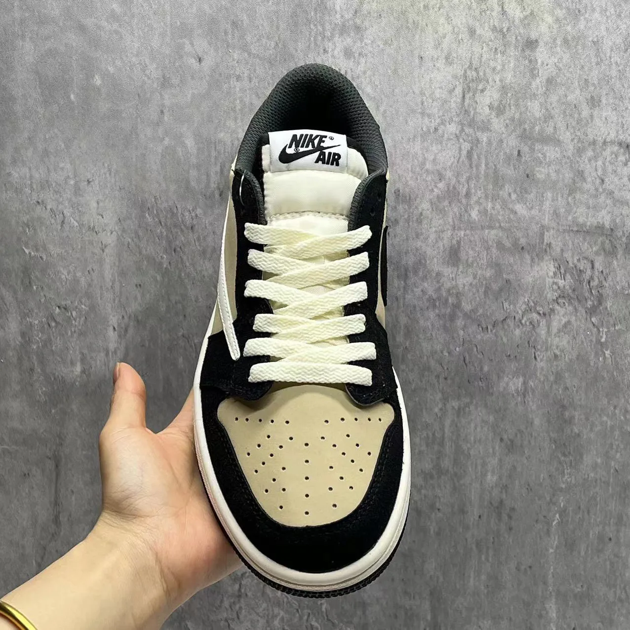 Travis Scott x AJ 1 Low OG Pale Vanilla Shoes Sneakers – nk0003938 - Image 3