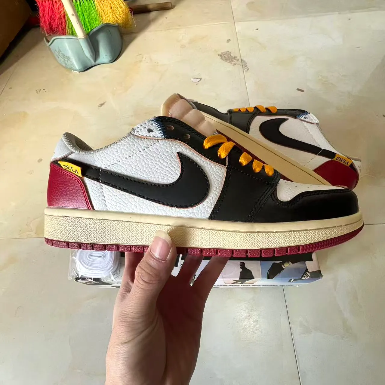 Union LA x AJ 1 Low OG Black Toe Shoes Sneakers – nk0004751 - Image 3